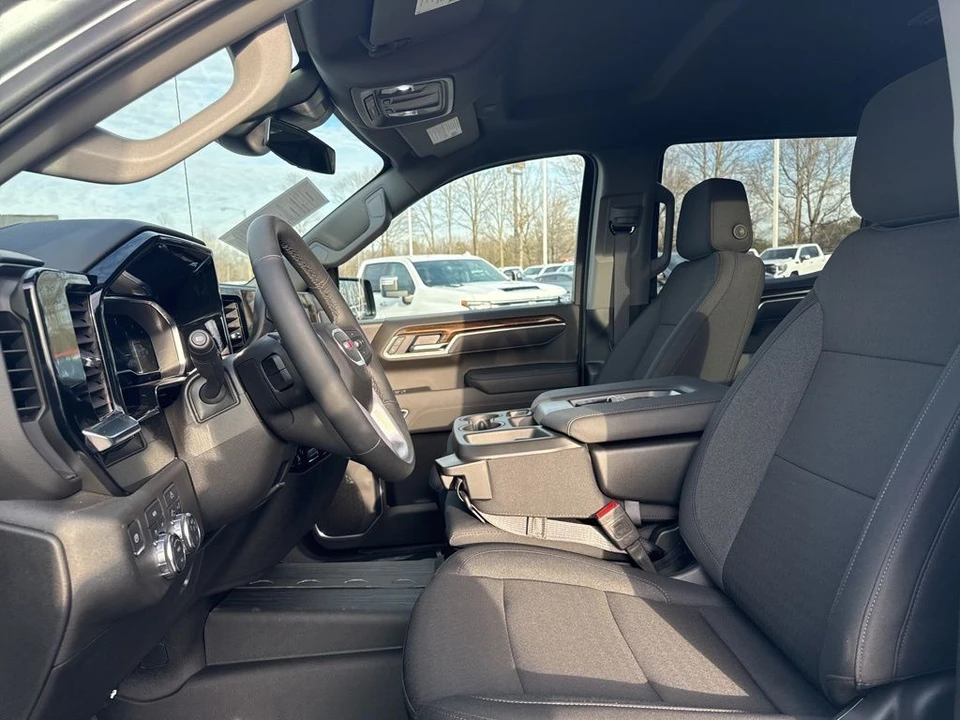 2025 GMC Sierra 5th Gen - Image 11 of 12