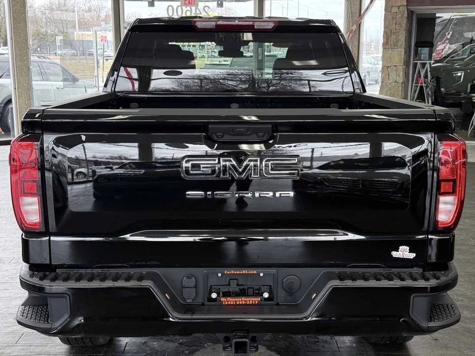 2025 GMC Sierra 5th Gen - Image 17 of 21