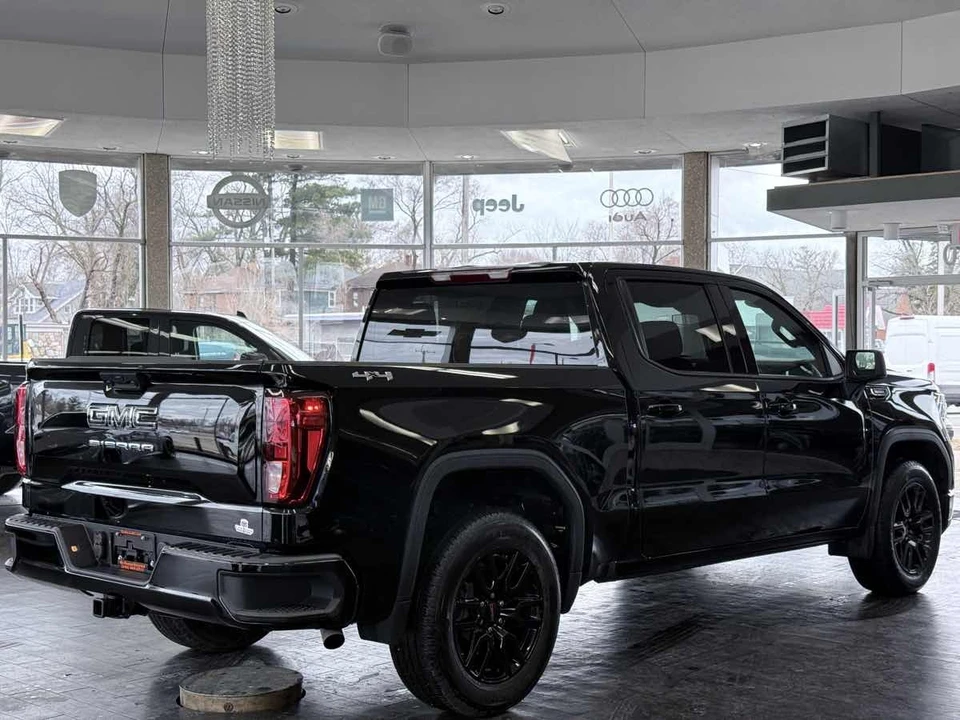 2025 GMC Sierra 5th Gen - Image 15 of 21
