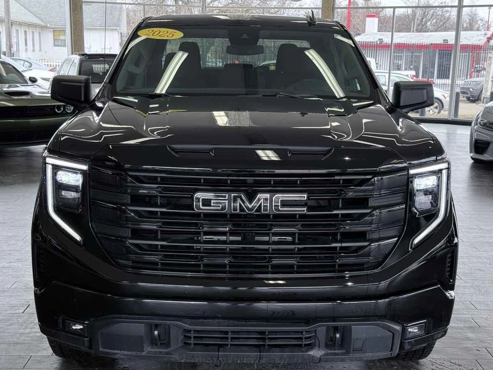 2025 GMC Sierra 5th Gen - Image 3 of 21