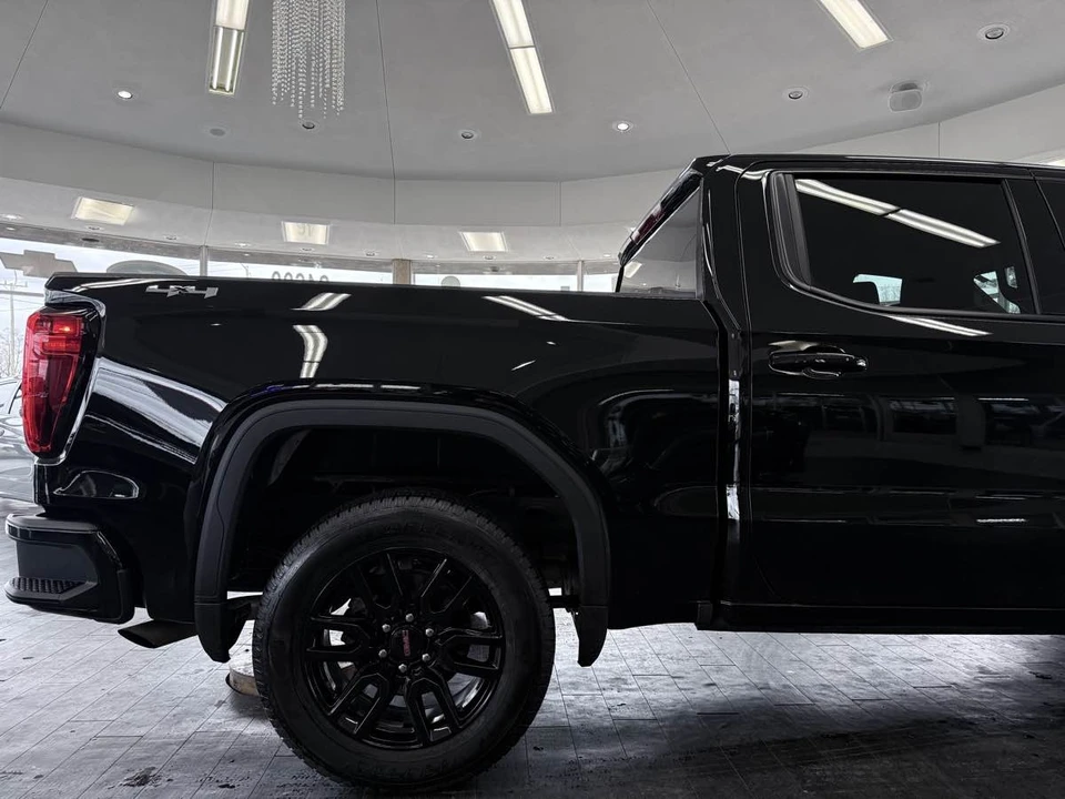 2025 GMC Sierra 5th Gen - Image 11 of 21