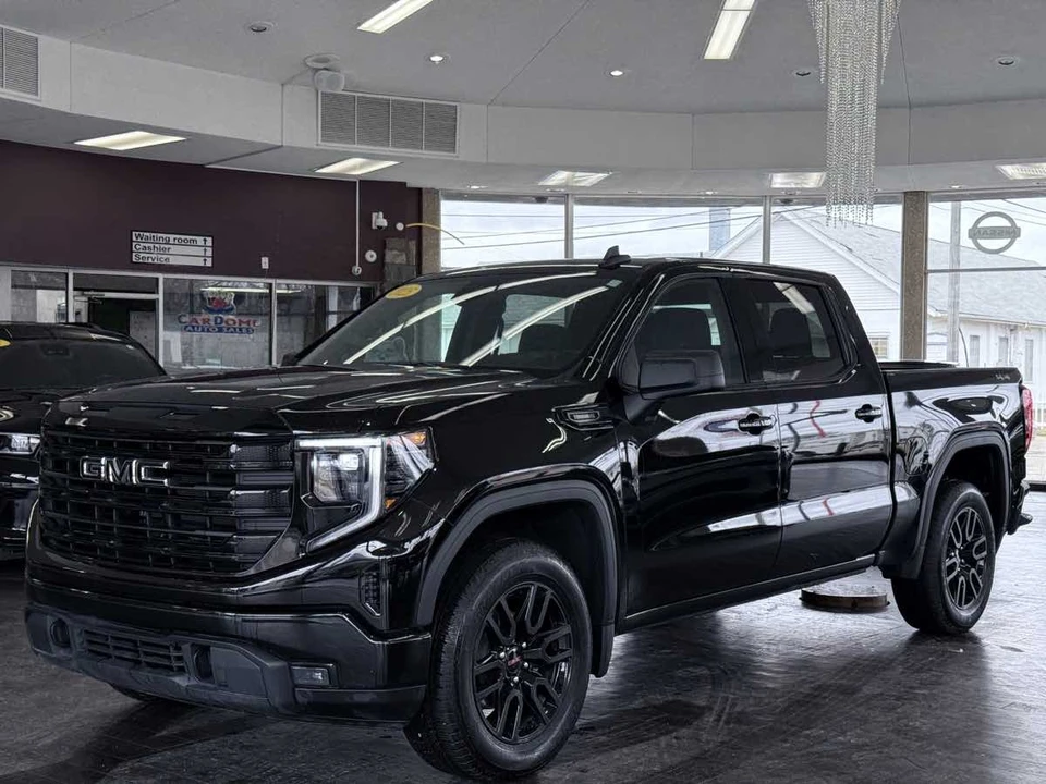 2025 GMC Sierra 5th Gen - Image 2 of 21