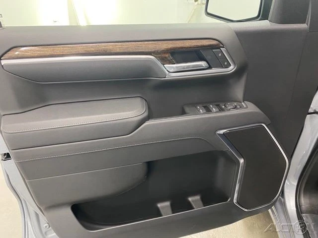 2025 GMC Sierra 5th Gen - Image 11 of 12