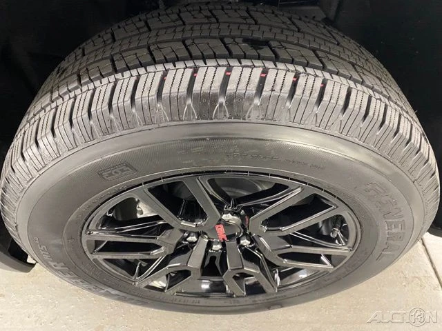 2025 GMC Sierra 5th Gen - Image 4 of 12