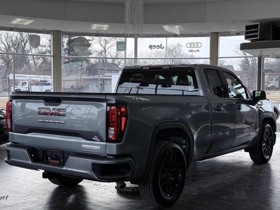 2025 GMC Sierra 5th Gen - Image 9 of 21