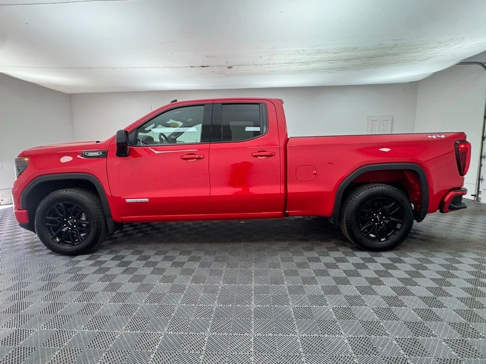 2025 GMC Sierra 5th Gen - Image 11 of 12