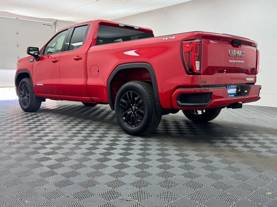 2025 GMC Sierra 5th Gen - Image 10 of 12