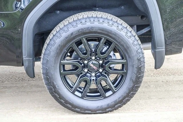 2025 GMC Sierra 5th Gen - Image 10 of 12