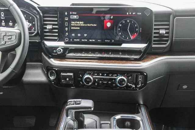 2025 GMC Sierra 5th Gen - Image 13 of 21