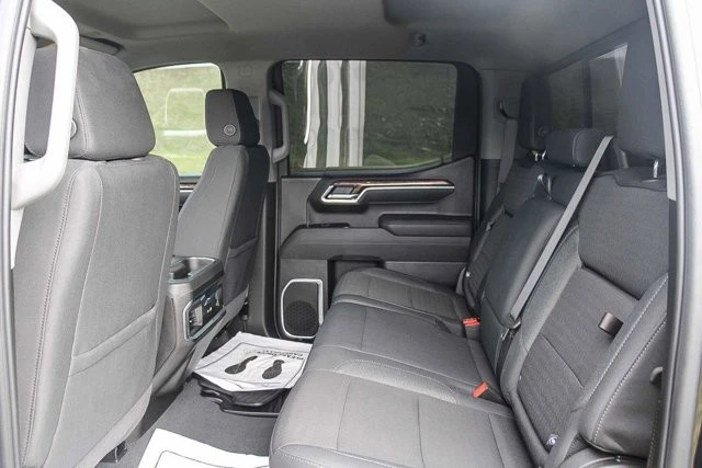 2025 GMC Sierra 5th Gen - Image 18 of 21