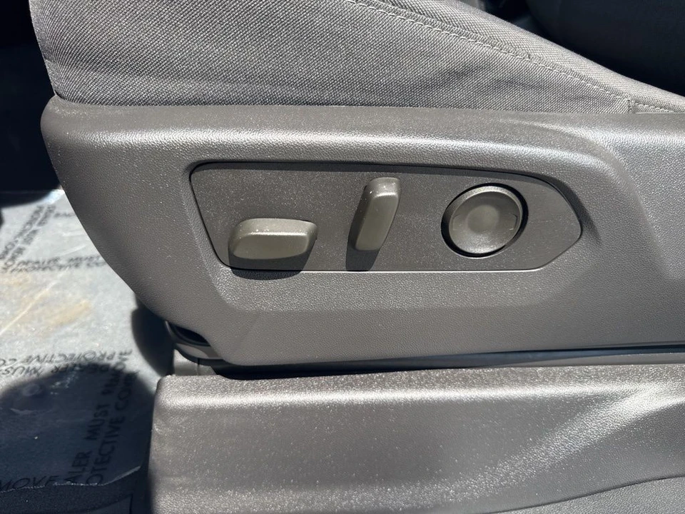 2025 GMC Sierra 5th Gen - Image 10 of 21
