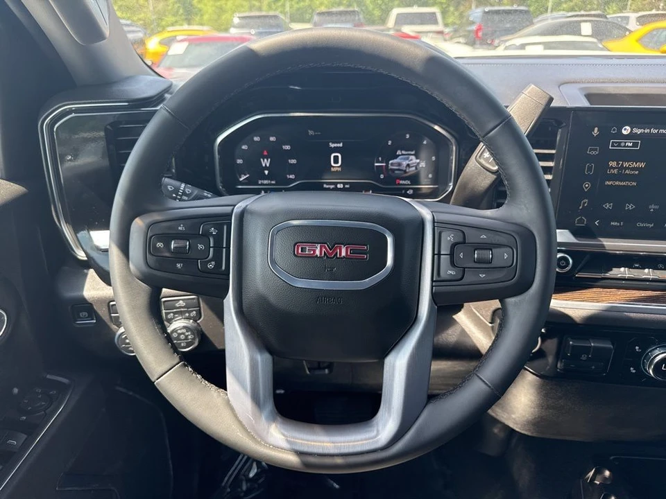 2025 GMC Sierra 5th Gen - Image 13 of 21
