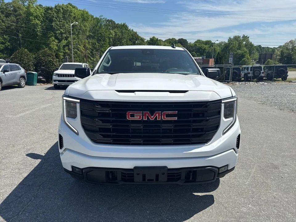 2025 GMC Sierra 5th Gen - Image 8 of 21