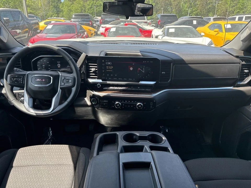 2025 GMC Sierra 5th Gen - Image 12 of 21
