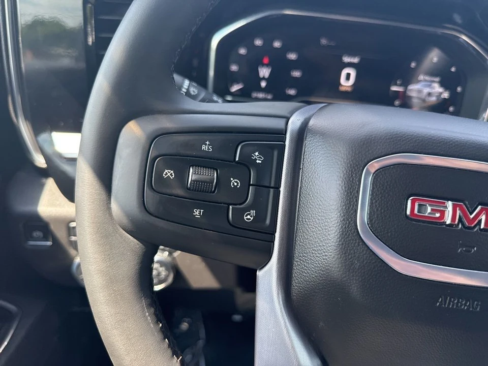 2025 GMC Sierra 5th Gen - Image 14 of 21