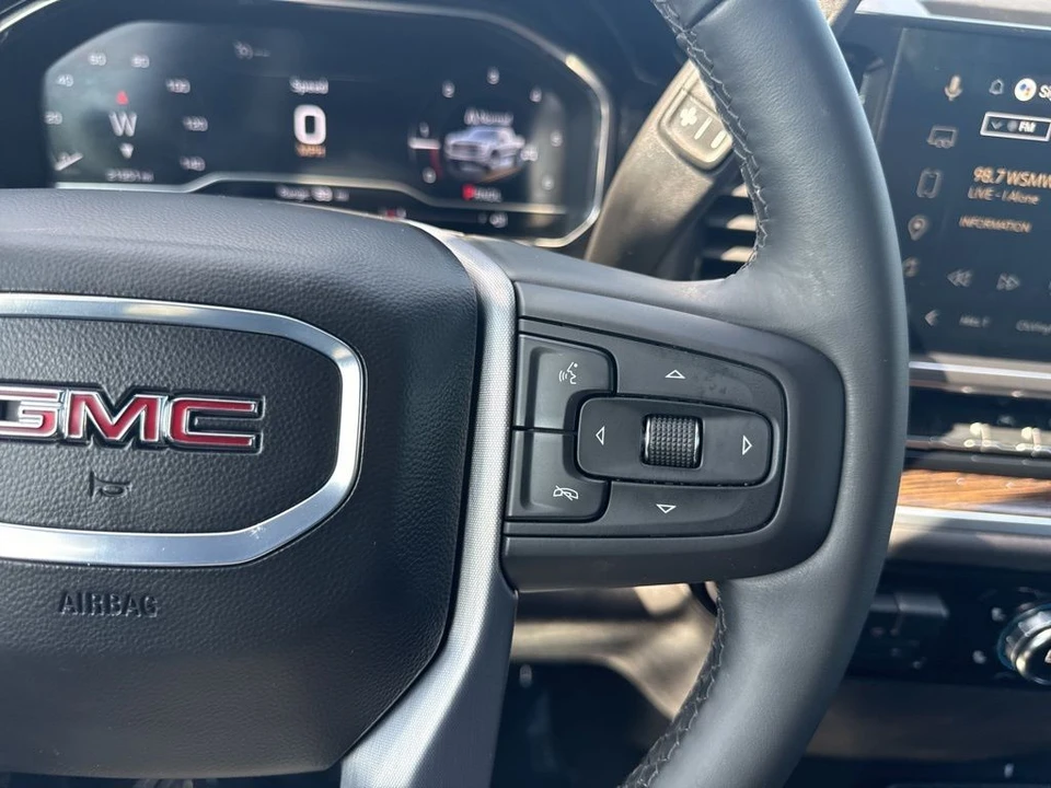 2025 GMC Sierra 5th Gen - Image 15 of 21