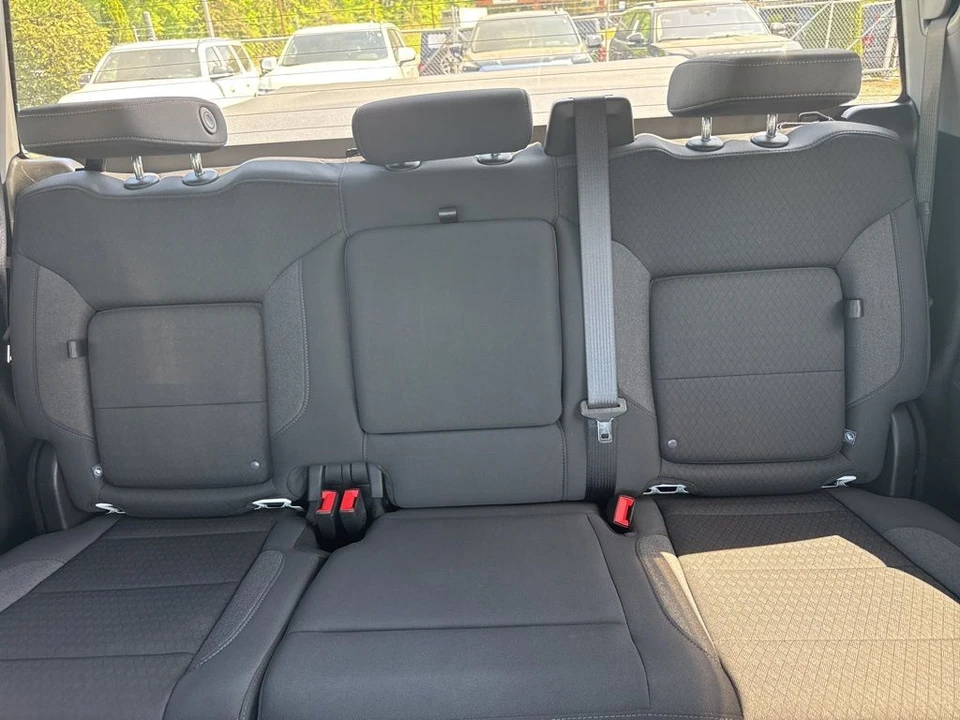2025 GMC Sierra 5th Gen - Image 11 of 21