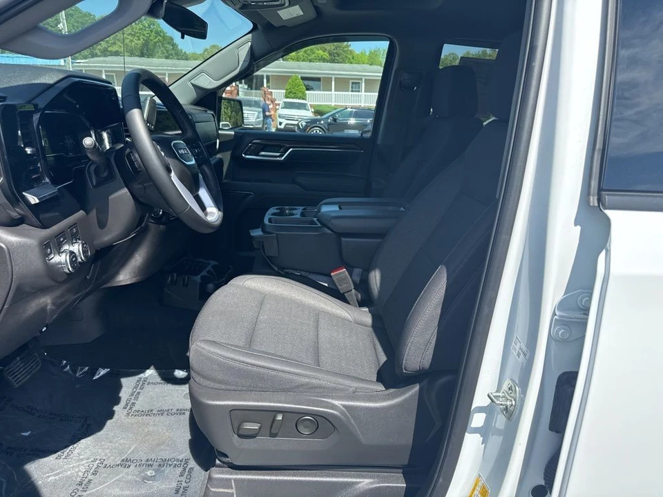 2025 GMC Sierra 5th Gen - Image 9 of 21