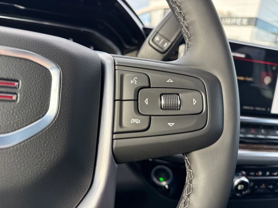 2025 GMC Sierra 5th Gen - Image 15 of 21