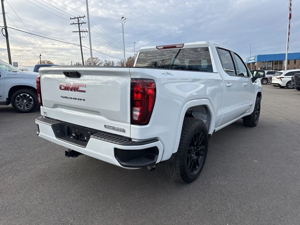 2025 GMC Sierra 5th Gen - Image 5 of 21