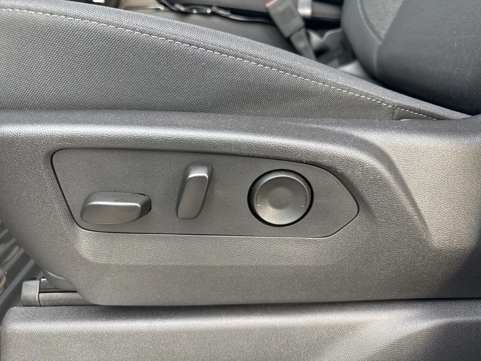 2025 GMC Sierra 5th Gen - Image 10 of 21