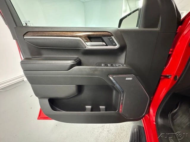 2025 GMC Sierra 5th Gen - Image 12 of 12