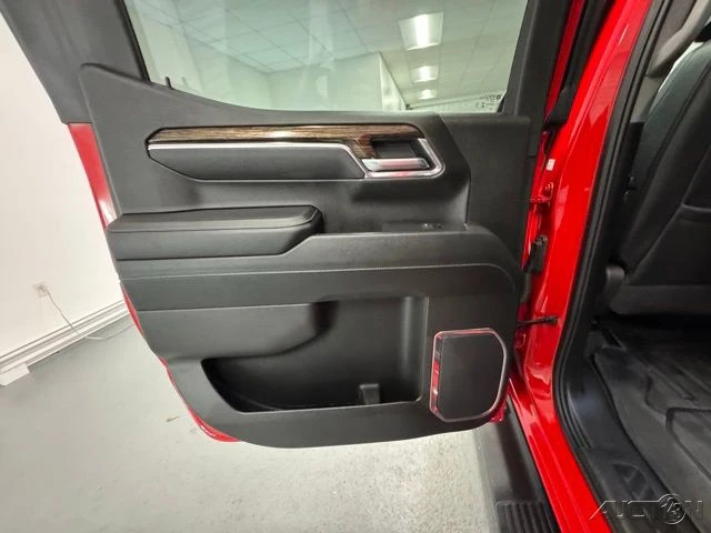 2025 GMC Sierra 5th Gen - Image 8 of 12