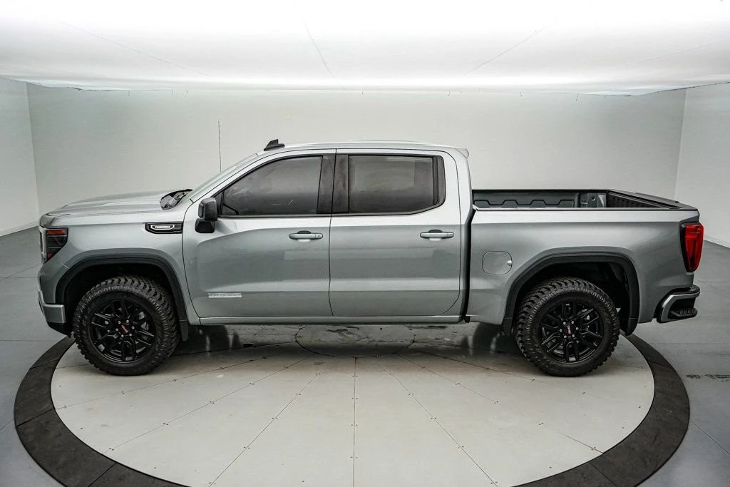 2025 GMC Sierra 5th Gen - Image 9 of 21