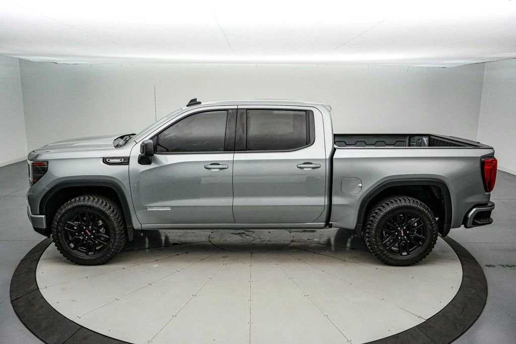 2025 GMC Sierra 5th Gen - Image 9 of 21