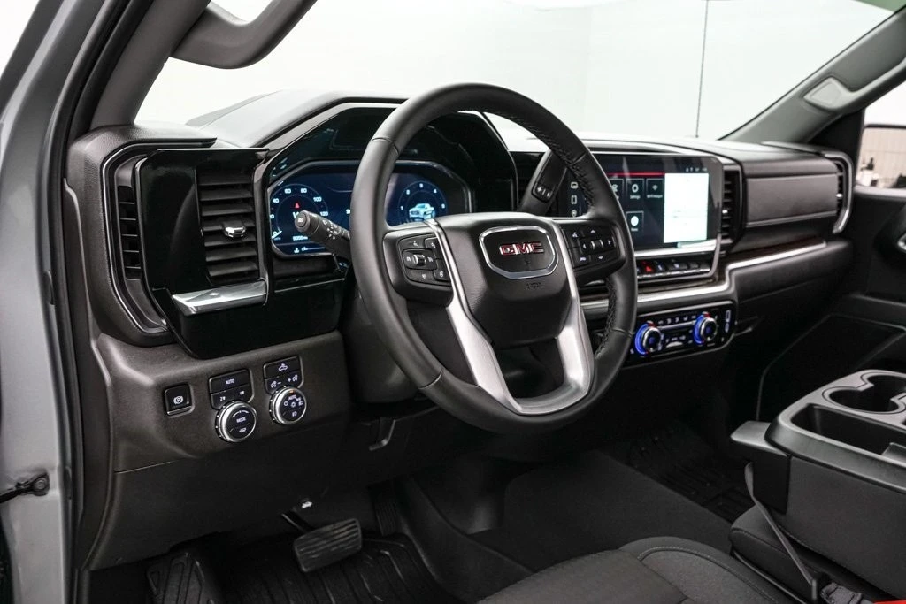 2025 GMC Sierra 5th Gen - Image 14 of 21