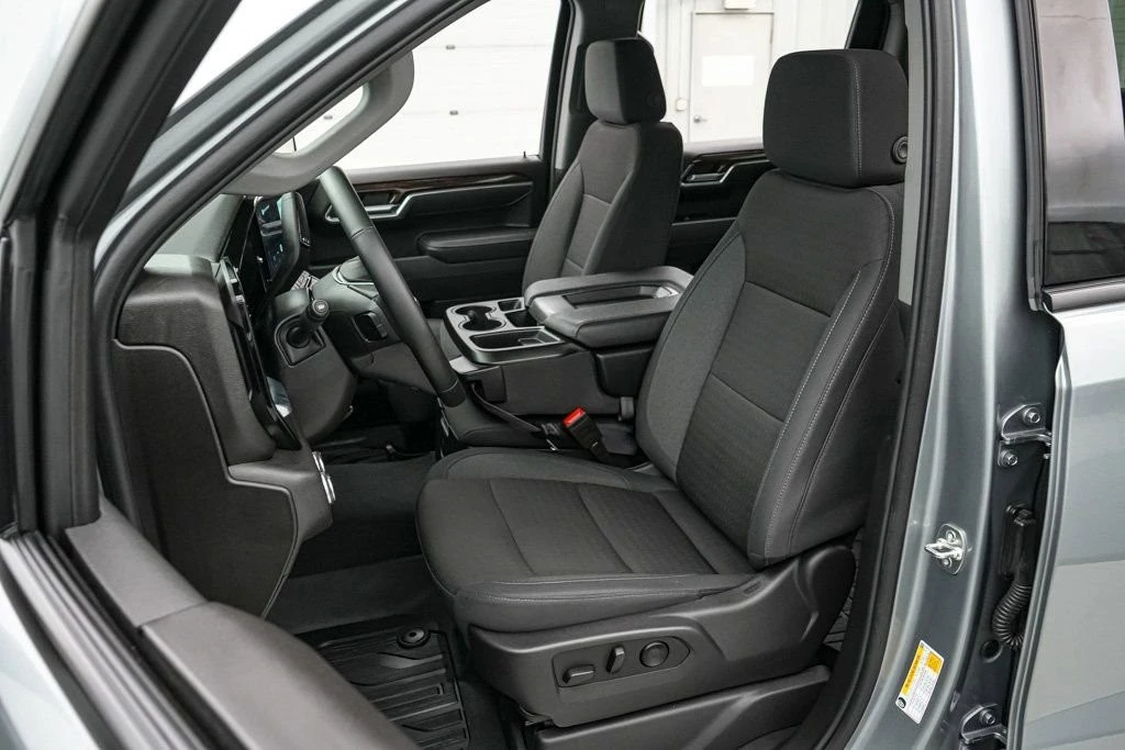 2025 GMC Sierra 5th Gen - Image 13 of 21