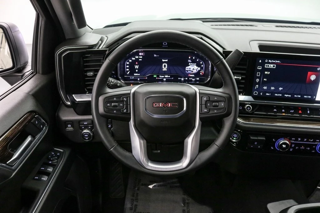 2025 GMC Sierra 5th Gen - Image 15 of 21