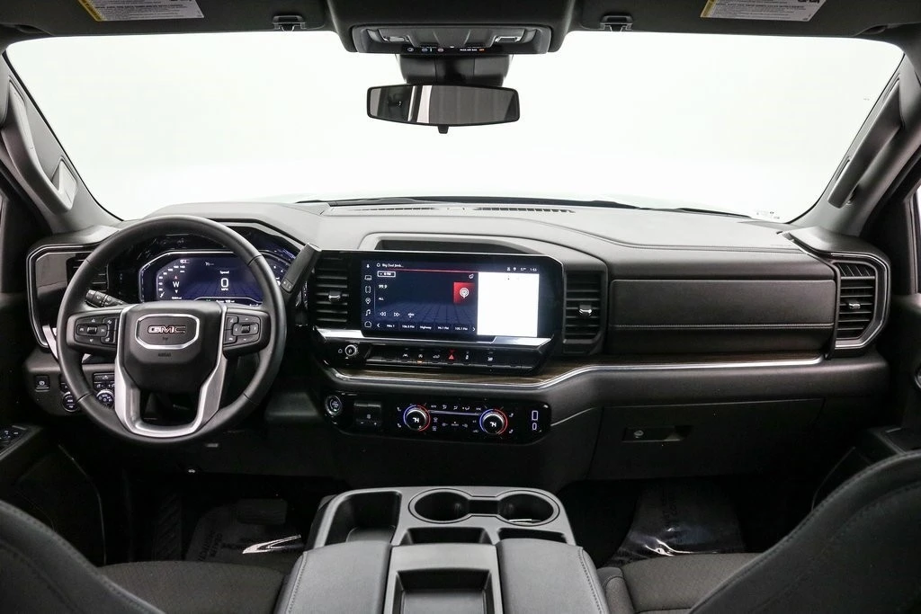 2025 GMC Sierra 5th Gen - Image 16 of 21