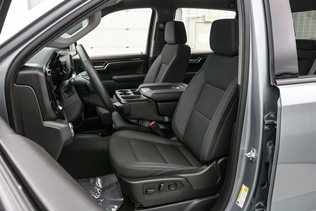 2025 GMC Sierra 5th Gen - Image 13 of 21