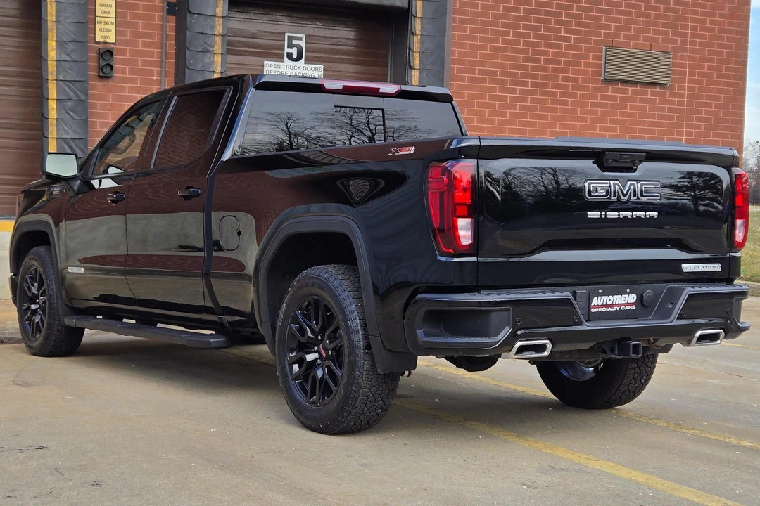 2025 GMC Sierra 5th Gen - Image 4 of 31