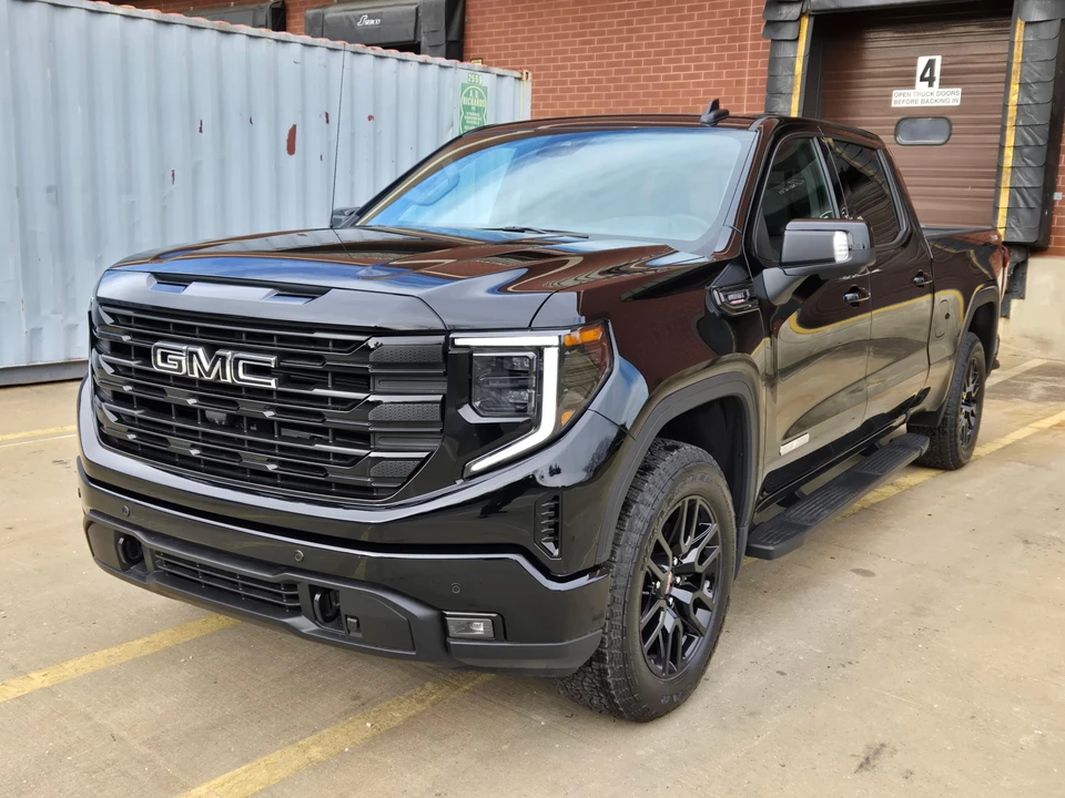 2025 GMC Sierra 5th Gen - Image 12 of 31