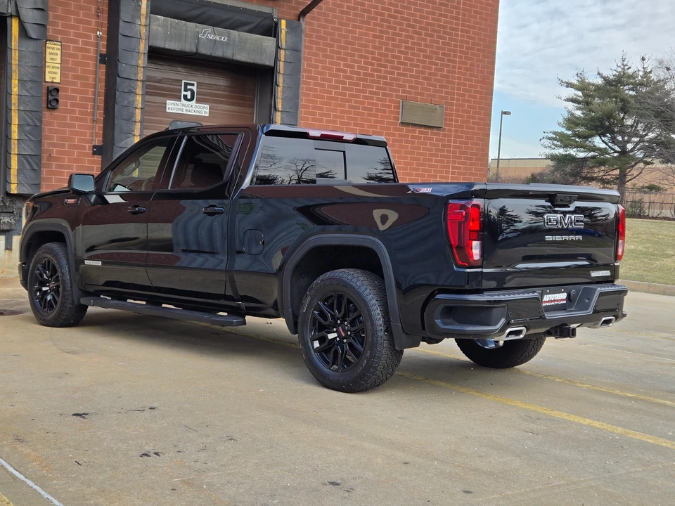 2025 GMC Sierra 5th Gen - Image 28 of 31
