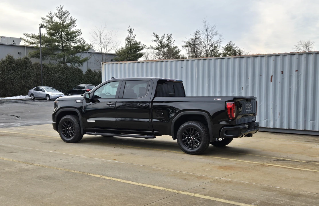 2025 GMC Sierra 5th Gen - Image 25 of 31
