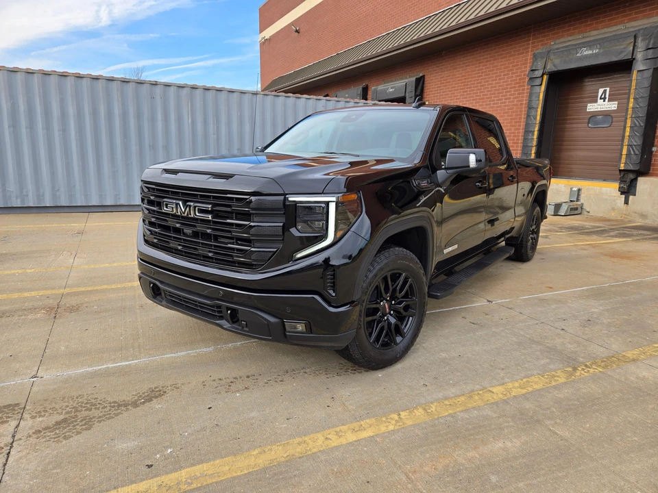 2025 GMC Sierra 5th Gen - Image 10 of 31
