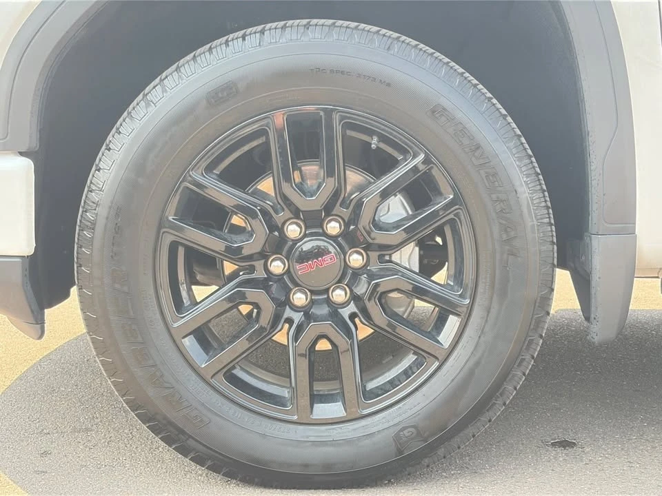 2025 GMC Sierra 5th Gen - Image 9 of 12