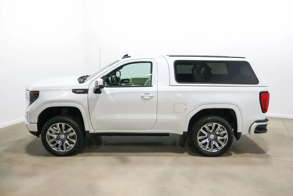 2025 GMC Sierra 5th Gen - Image 15 of 21