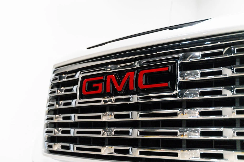 2025 GMC Sierra 5th Gen - Image 10 of 21
