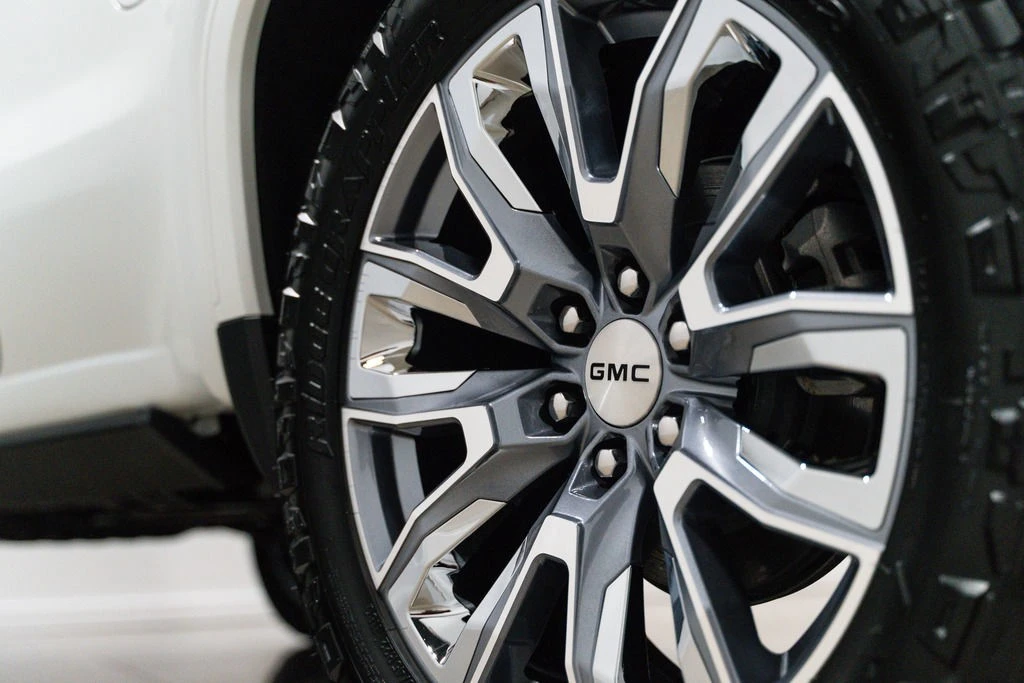 2025 GMC Sierra 5th Gen - Image 7 of 21