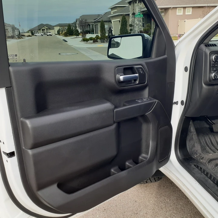 2025 GMC Sierra 5th Gen - Image 9 of 19