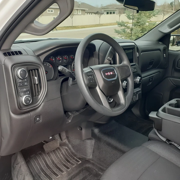 2025 GMC Sierra 5th Gen - Image 11 of 19