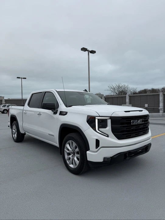 2025 GMC Sierra 5th Gen - Image 4 of 17