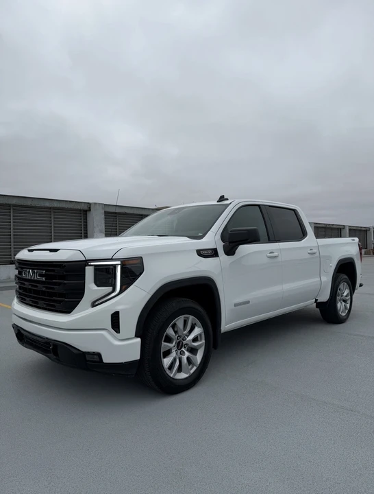 2025 GMC Sierra 5th Gen - Image 5 of 17