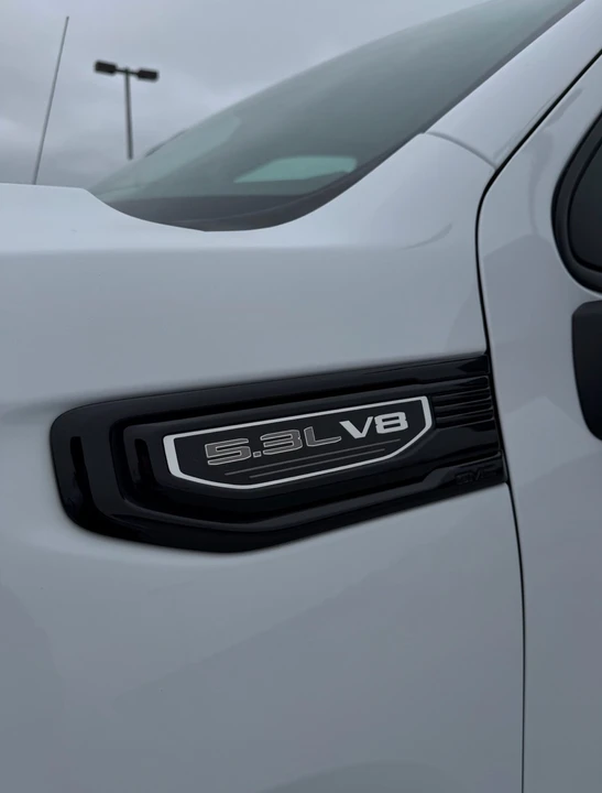 2025 GMC Sierra 5th Gen - Image 10 of 17
