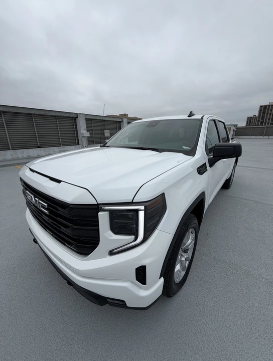 2025 GMC Sierra 5th Gen - Image 3 of 17