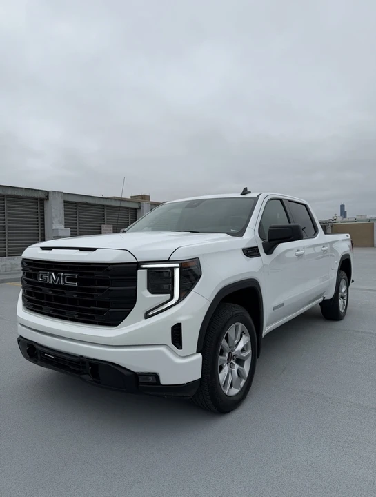 2025 GMC Sierra 5th Gen - Image 2 of 17